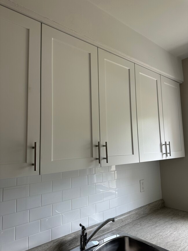 Photo - GREAT VALUE FOR 2 BEDROOM TOWNHOME IN NORTH LONDON