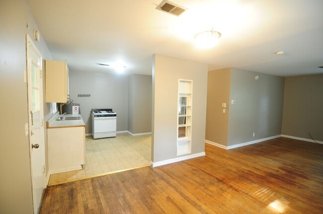 Photo - 4110 Broyles Ave SW