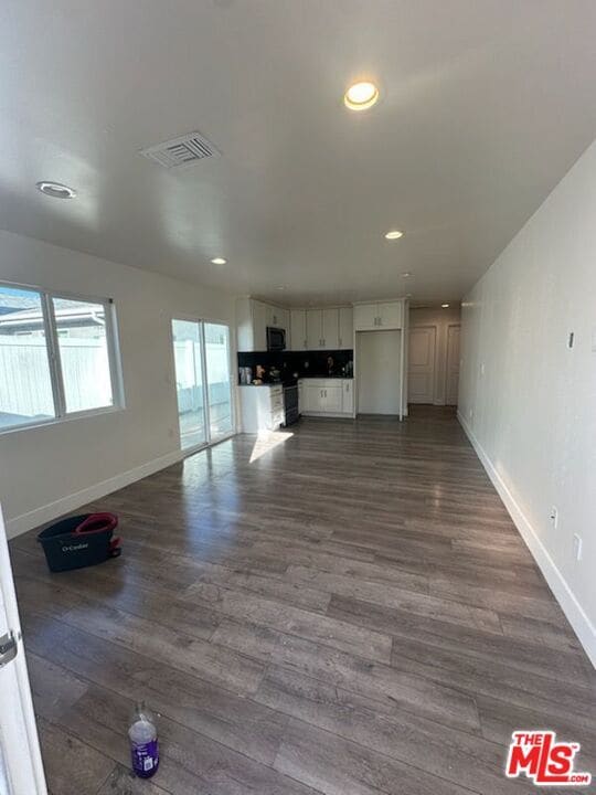 Building Photo - 7854 Ledge Ave