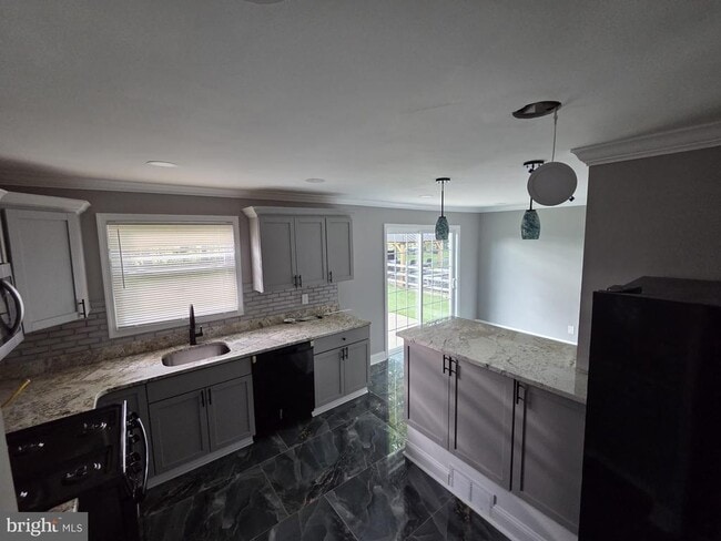Photo - 217 Cherry Ln