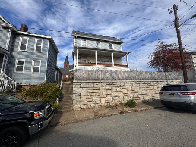 Beautiful 3 Bedroom house in Tarentum - Beautiful 3 Bedroom house in Tarentum