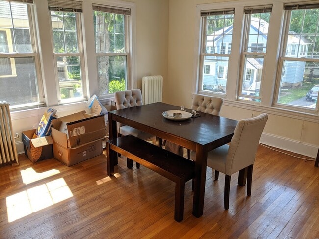 Building Photo - 7 Nottingham St Unit 2