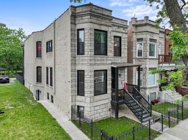 Photo - 614 N Troy St