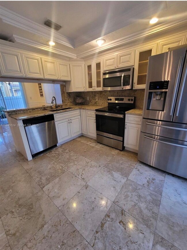 Northwest 13th Street, Pembroke Pines, FL 33026 - 3 BR 2.5 BA single-family home