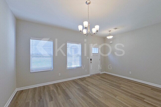 Photo - 163 Williams Ln