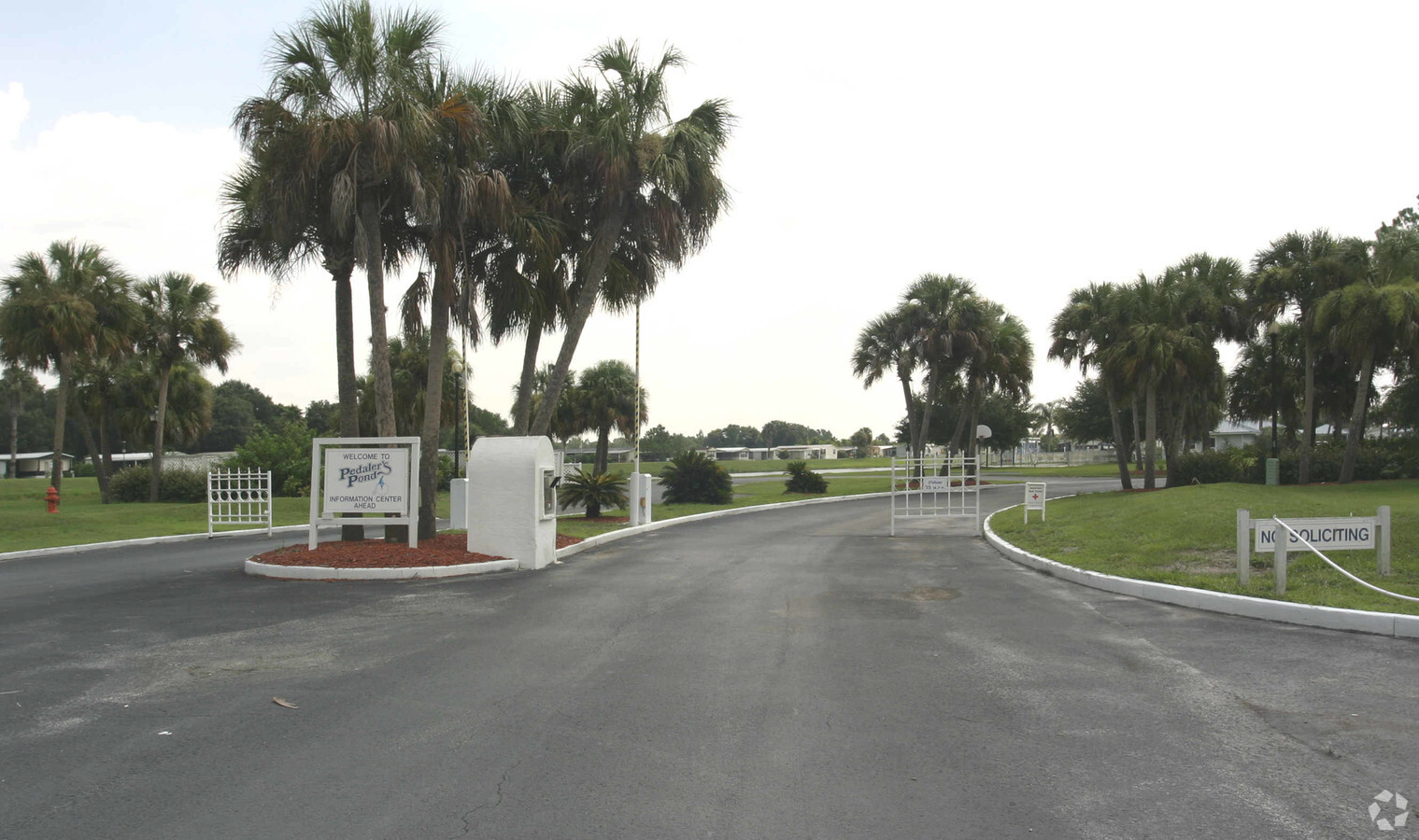 Building Photo - Winter Haven Oaks Apartments