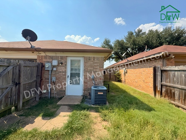 Photo - Charming Corner-Lot 2-Bedroom Home For Lease in Mesquite!