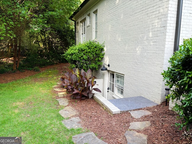Photo - 785 Weatherly Ln NW