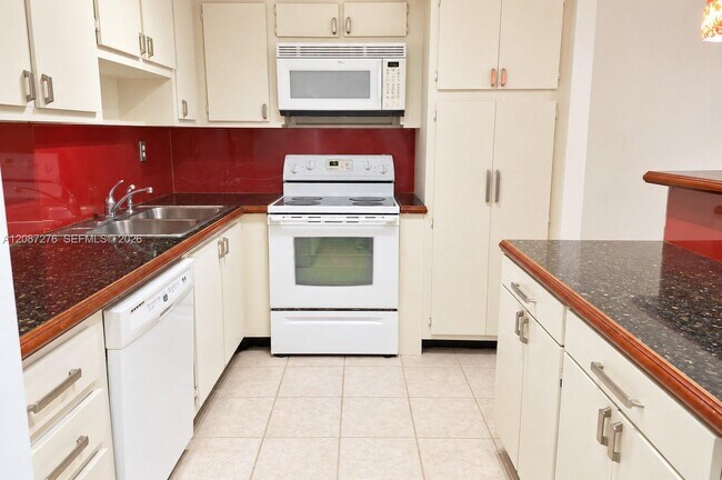 Photo - 19390 Collins Ave Unit 119