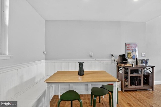 Photo - 874 N 4th St
