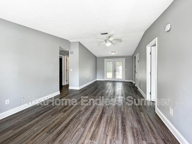 Photo - 115 Dolphin Blvd E