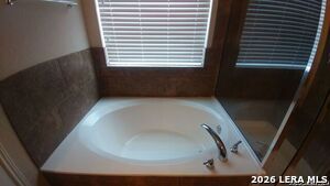 8206 Taft Creek