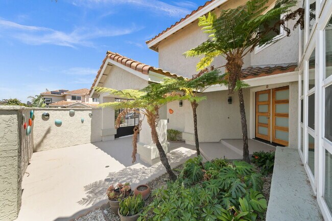 Stunning 4BR + Office/Den, 3BA View Home with 3-Car Garage!