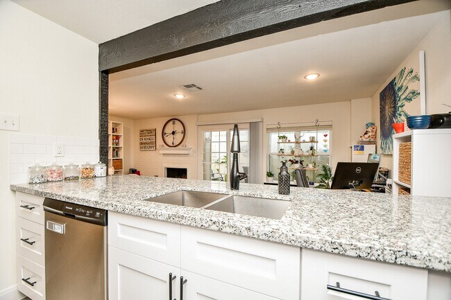 Photo - 2940 Windchase Blvd Unit 8