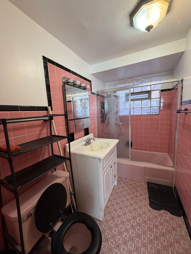 Photo - 7228 S Phillips Ave