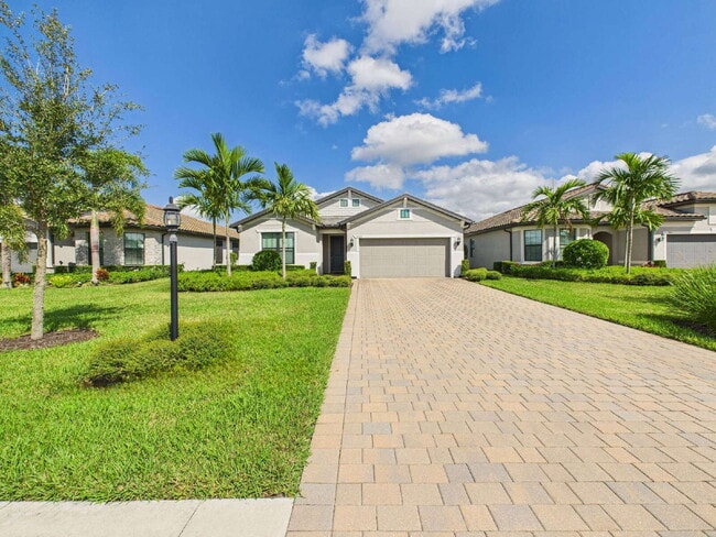 Photo - Furnished 3 Bedroom, 2 Bath Single-Family ...