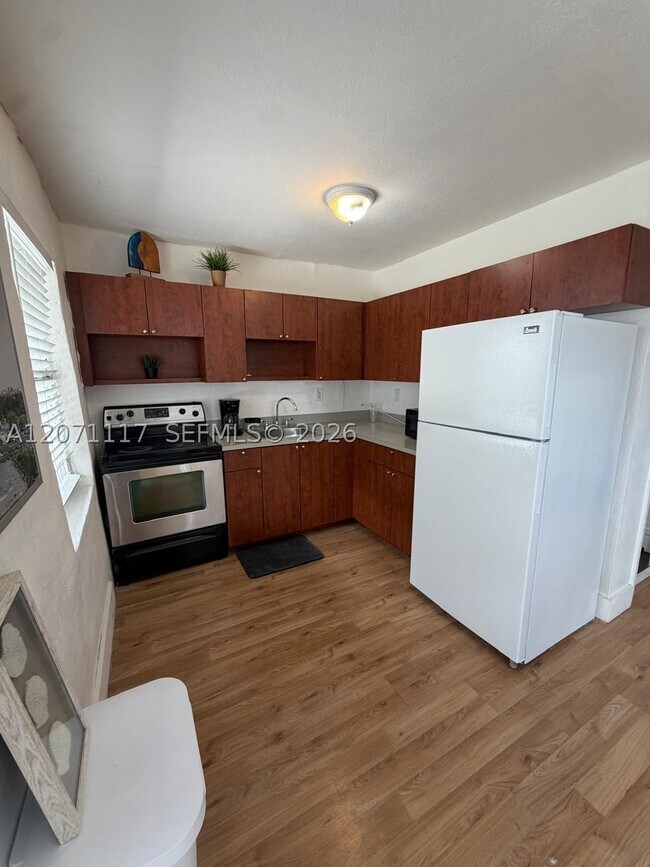 Photo - 127 NW 47th St Unit 4