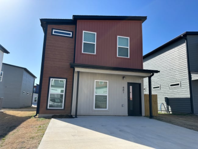 Photo - 881 Boardwalk Ave