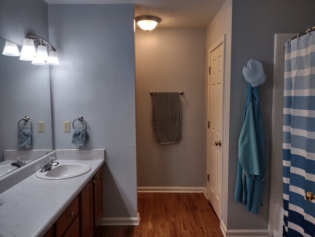 Photo - 7345 Hollis St