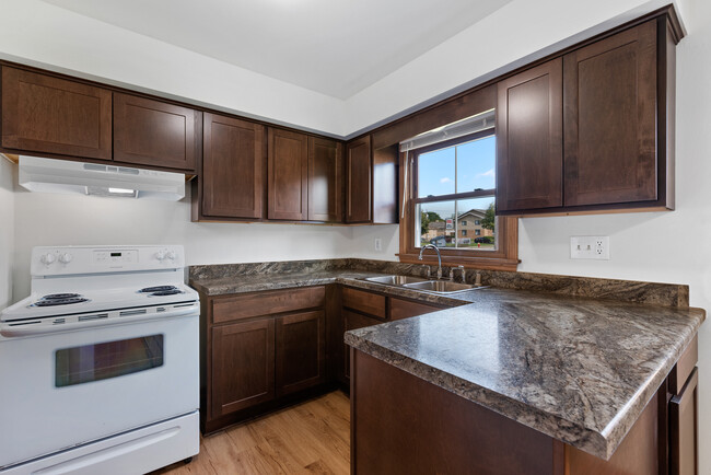 Kitchen - 5530 S Illinois Ave Townhome