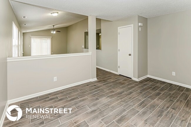 Photo - 2889 Signal Ct SW