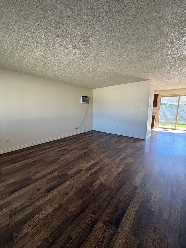 Photo - 141-143 E Home Ave Unidad 141