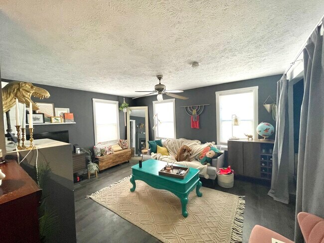 Photo - 525 E 3rd St Unit 2F