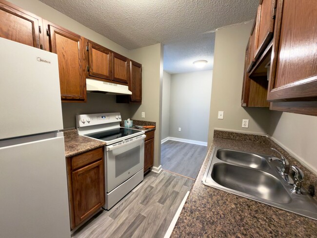 Photo - 2146 Charles St