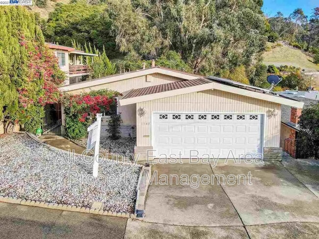 Photo - 1740 Ganges Ave