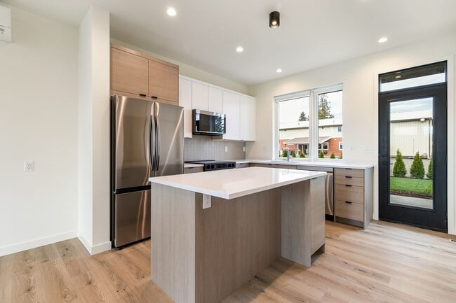 Photo - 304-308 Cedar St