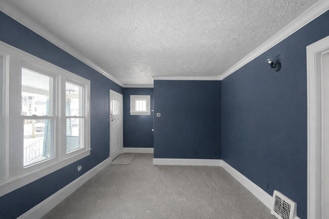 Photo - 260 Spruce St