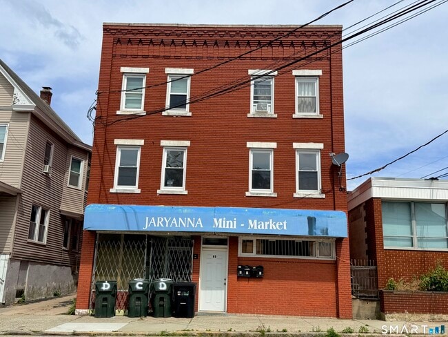Building Photo - 36 Truman St Unit A