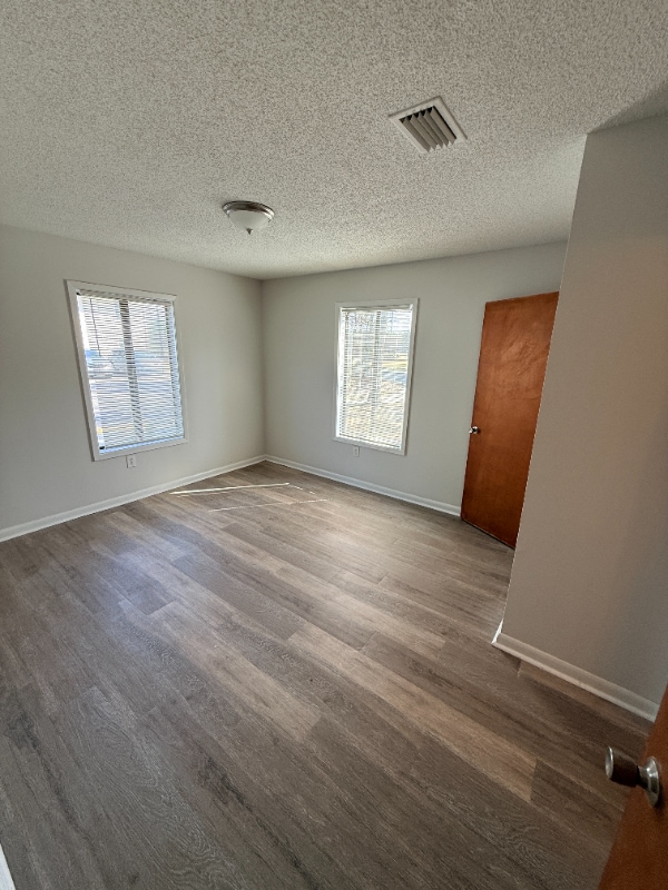 Photo - 1901 Airport Rd