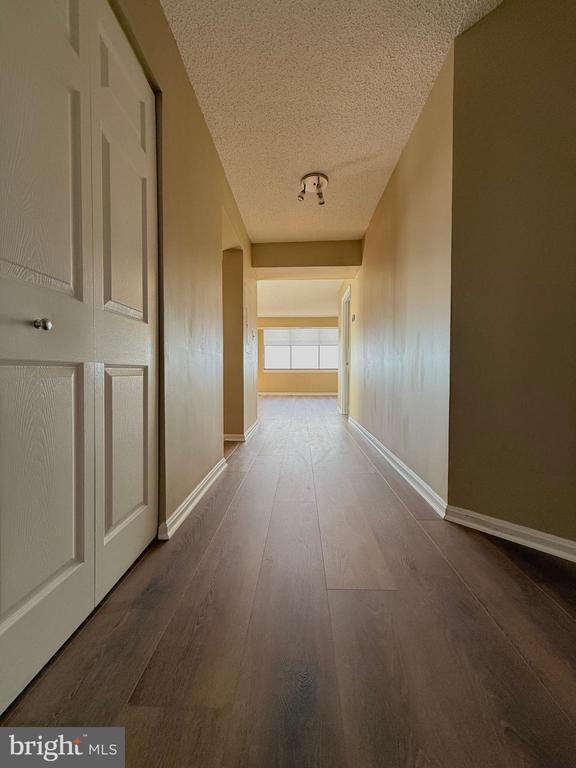 Photo - 10101 Grosvenor Pl Unidad 2005