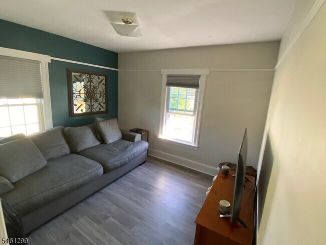 229 Thompson Ave Unit 2