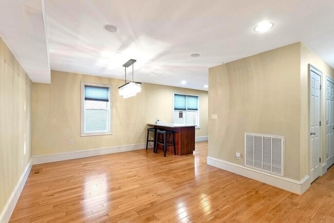 14 Downer Ct Unit 14