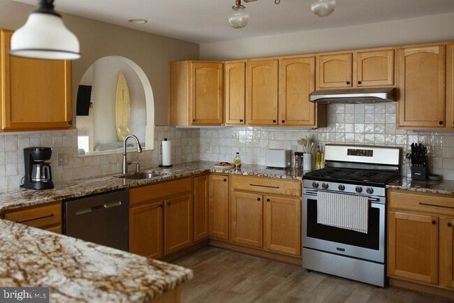 Photo - 42 Deerfield Ln