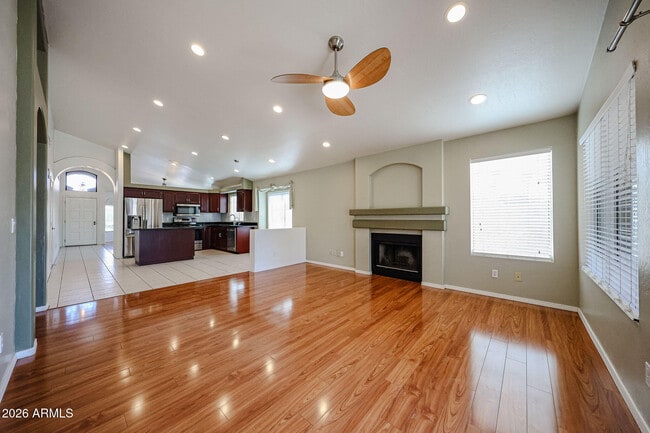 Photo - 503 W Kelton Ln