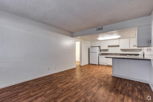 1 ABR, 1 BA (Carson renovated) - 600 SF