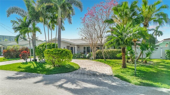 Building Photo - 2770 NE 8th Ct