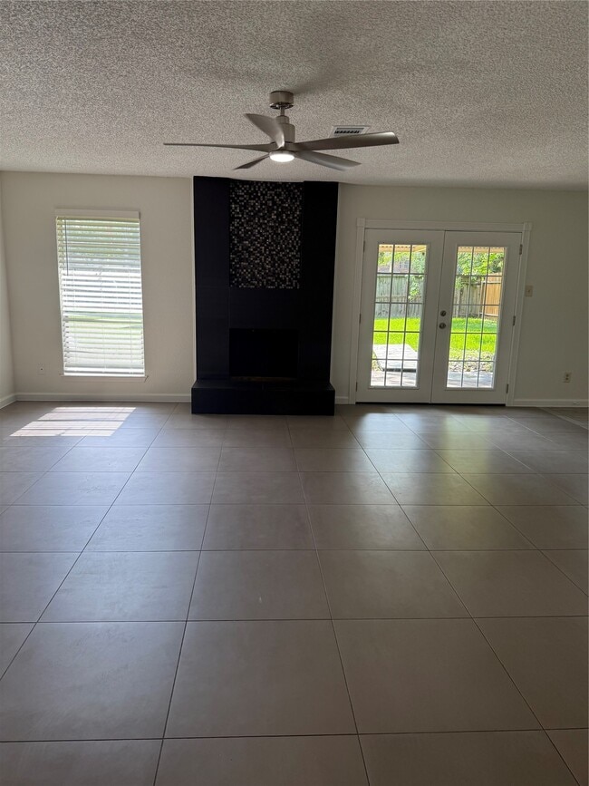 Photo - 262 Coppersmith Dr