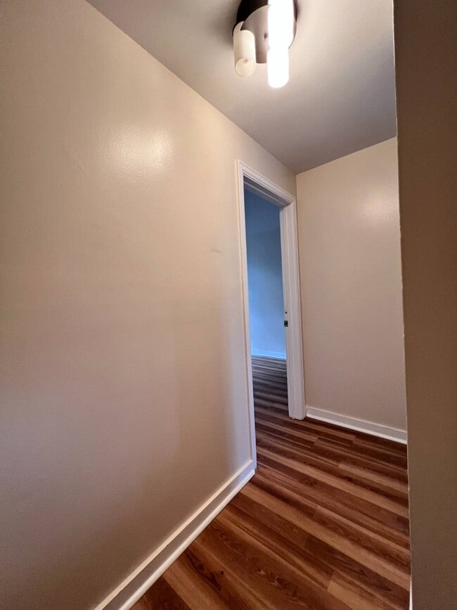 Photo - 13 N College St