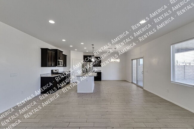 Building Photo - 934 W Calle Las Varitas