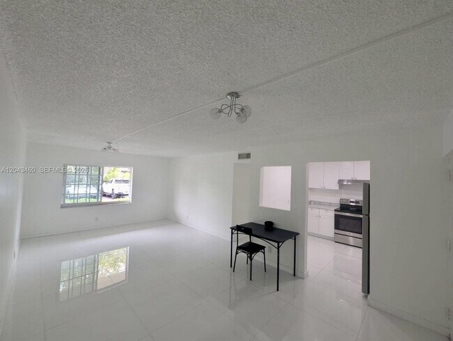 Photo - 700 SE 2nd Ave Unit 2 Bedroom Condo for Rent