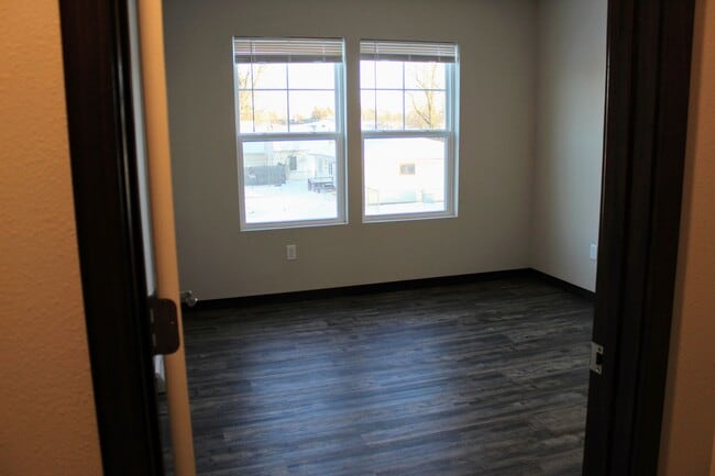 1044-1046 S 11th Ave - 1044-1046 S 11th Ave Apartment Unit 1044