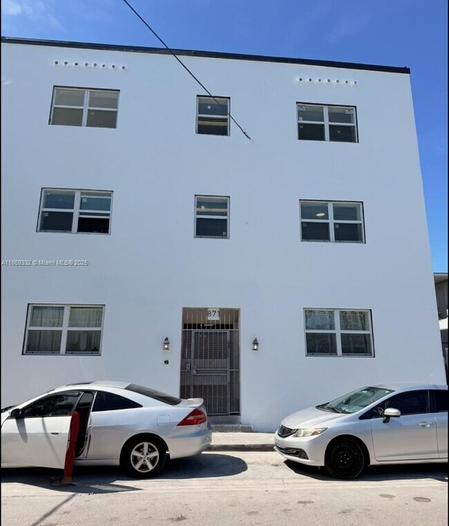 Building Photo - 871 SW 3rd St Unit 21 Rental
