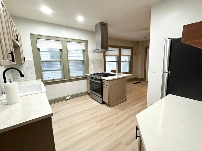 Photo - 9205 Clifton Blvd Unit 9205 Clifton blvd