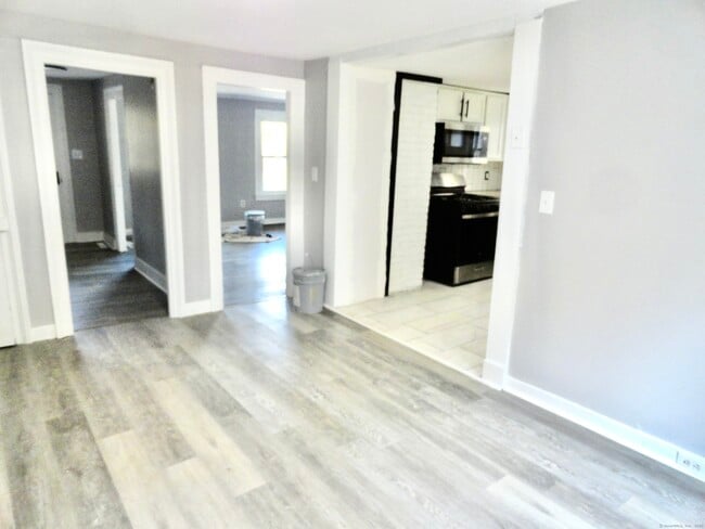 Photo - 830 Main St