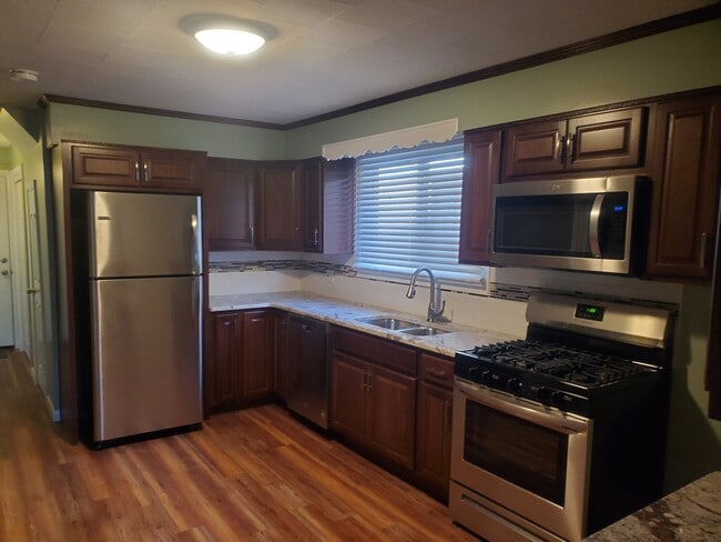 Photo - 482 West Ferry Unit 482 Upper