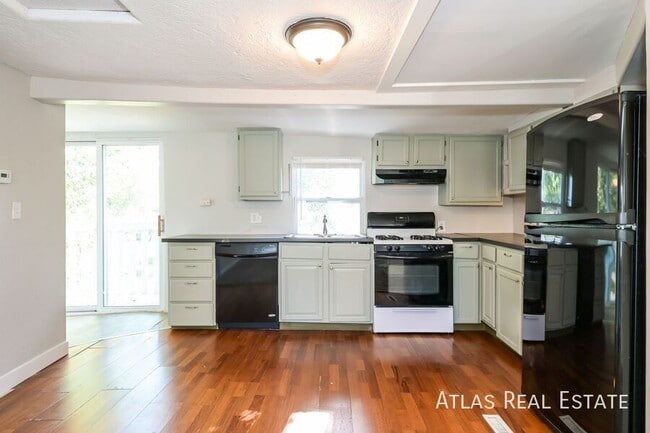 Photo - 6090 Pierce St Unidad B